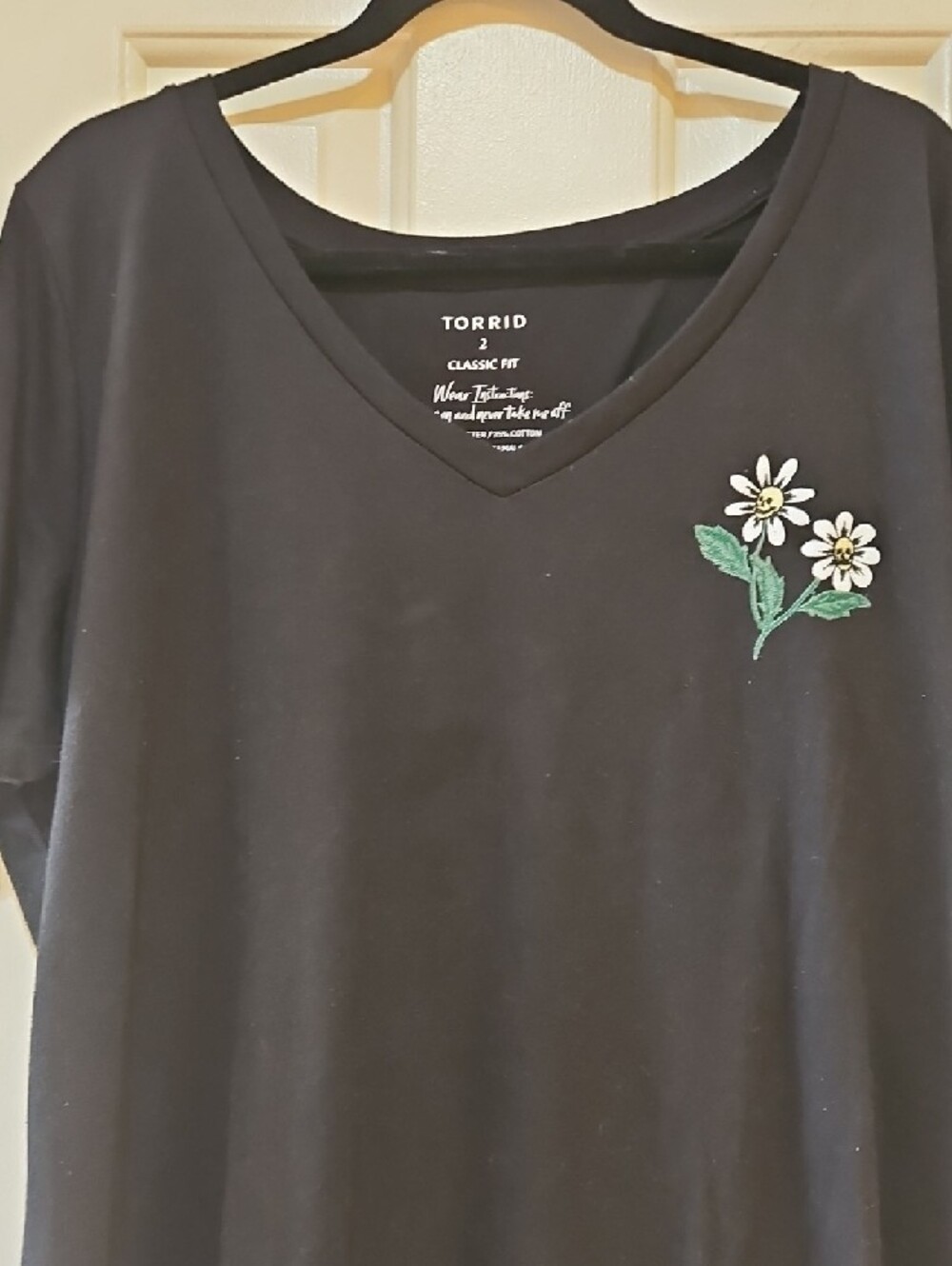 torrid Black V-Neck Tee with White Daisy Embroidered Accent - Picture 3 of 9